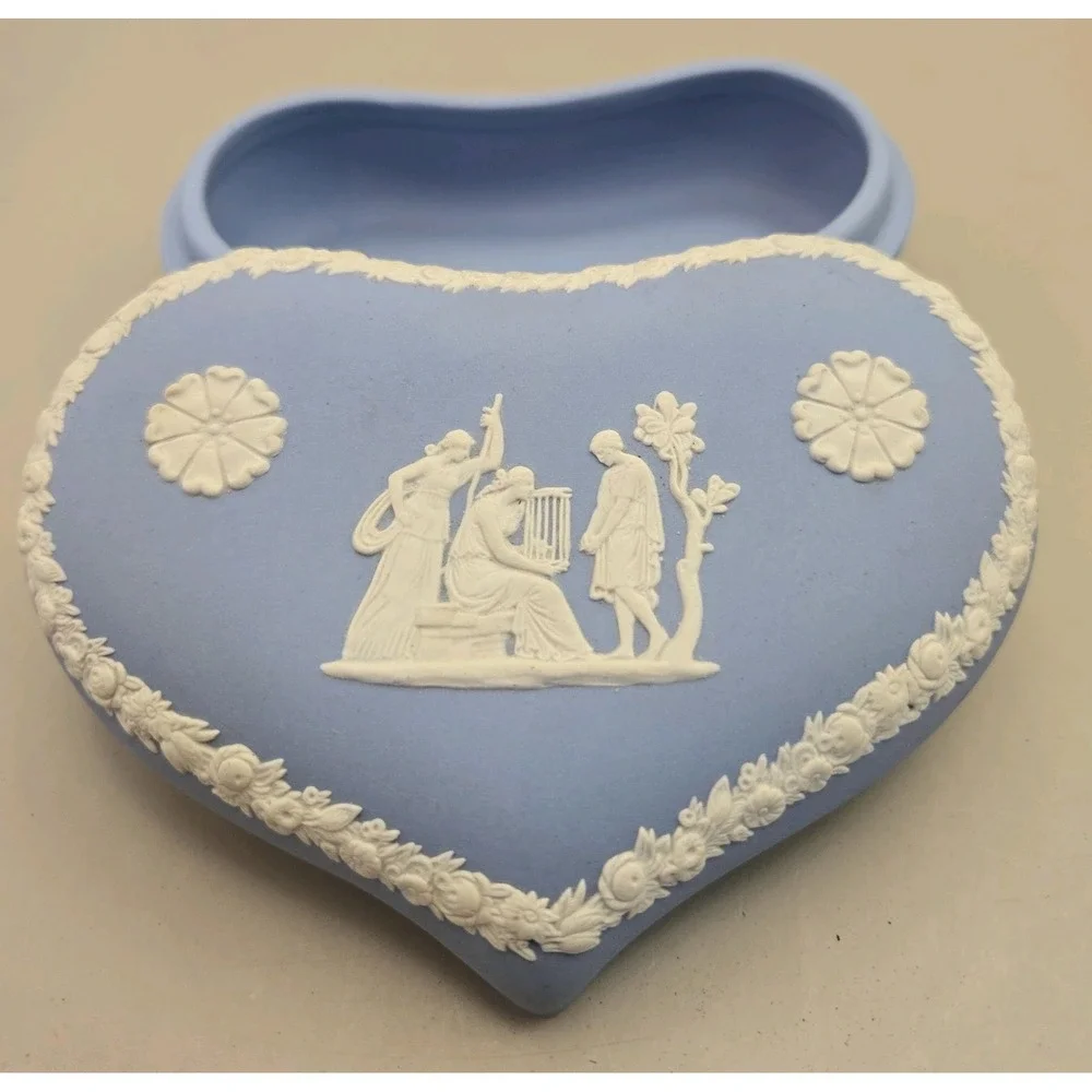 Vintage Wedgwood Heart Shaped 5.25